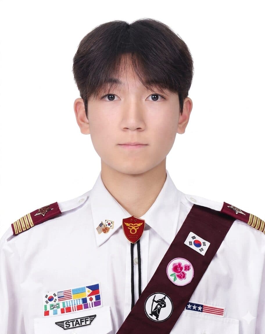 Hyuk Lee